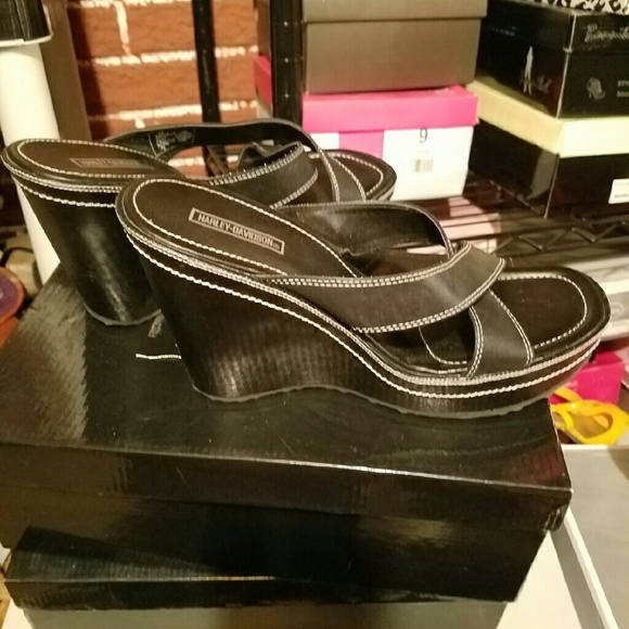 Beautiful Harley Davis sandals size 8 nwot