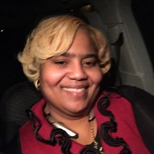 Meet your Posher, Lucretia