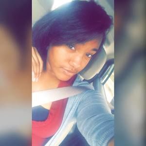 Meet your Posher, Nia