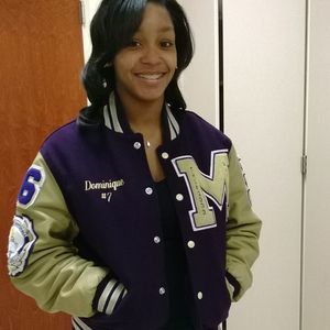 Meet your Posher, Dominique