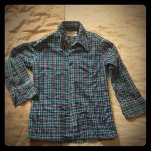 A 7 T Toddlers boy button up plaid long sleeve