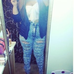 ✨Highwaisted Ripped Jeans✨