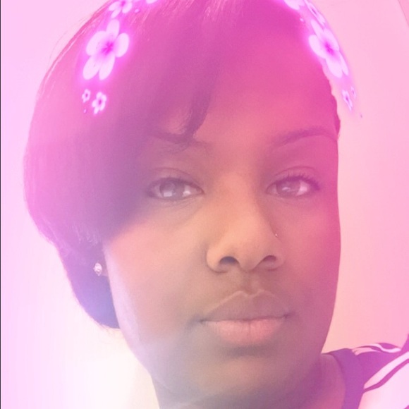 Meet your Posher, Aysa - Picture 1 of 1