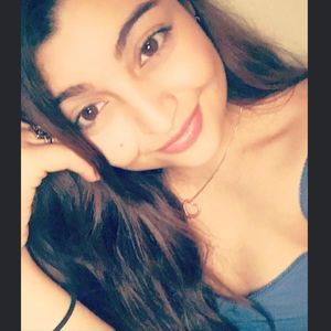 Meet your Posher, Daniela