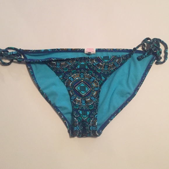 String bikini bottoms - Picture 1 of 3