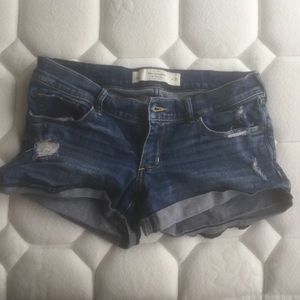 ABERCROMBIE AND FITCH short shorts