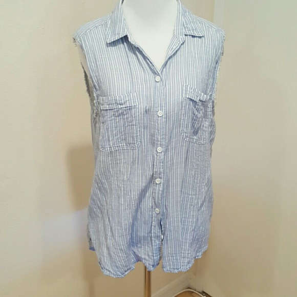 HOST PICK! Urban Outfitters top