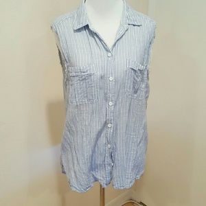 HOST PICK! Urban Outfitters top