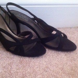Gorgeous design black heels