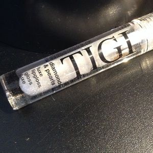 Tigi- diamonds and pearls lipgloss