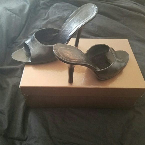 Black leather open toe Gucci heels size 39 us 9