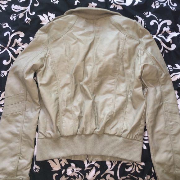 Jacket - Picture 3 of 3