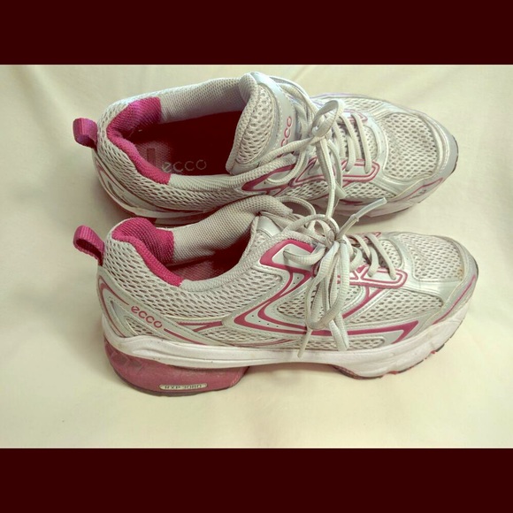 Ecco Tennis shoes size 9-9.5 - Picture 1 of 1