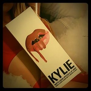 Kylie kit CANDY K "Authentic" lipstick
