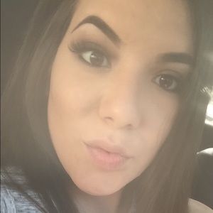 Meet your Posher, Yazmin