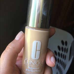 Clinique Beyond Perfection Foundation in (1) Linen