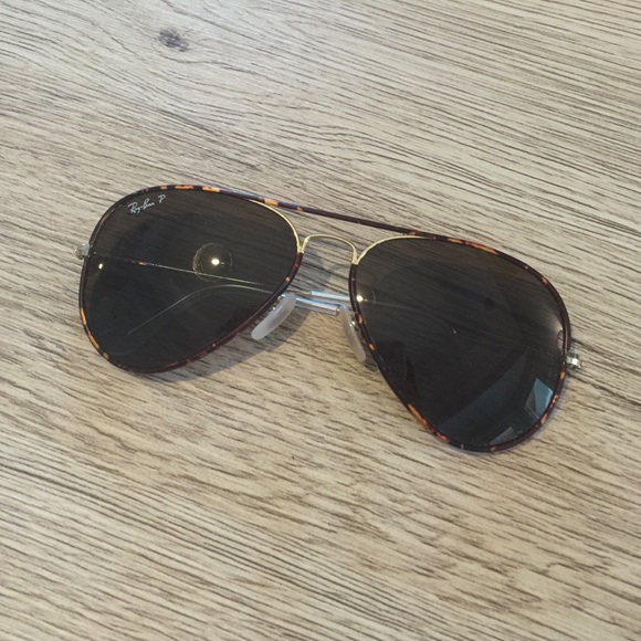 Ray ban aviators with case
