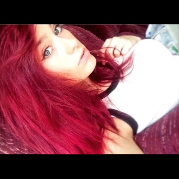 Meet your Posher, Kayla - Picture 3 of 3