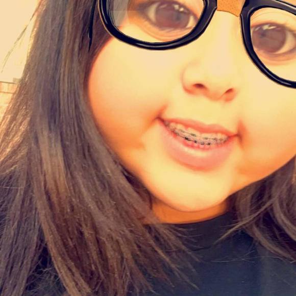 Meet your Posher, Isabella - Picture 1 of 1