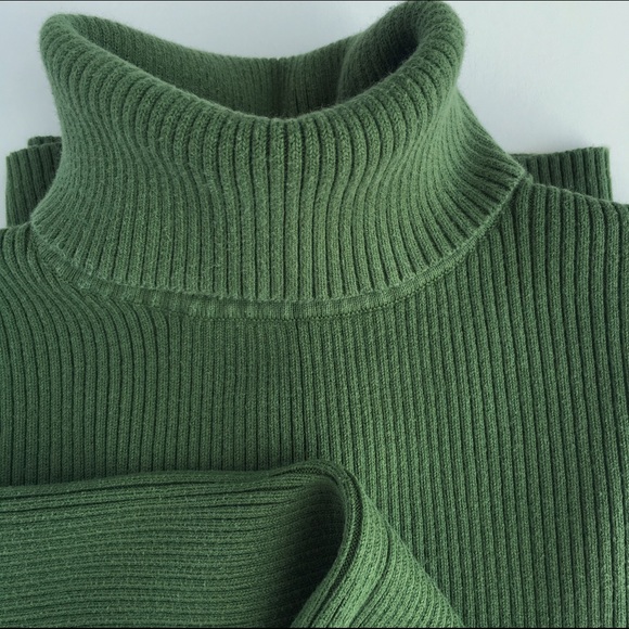 Women's Charter Club Turtle Neck good condition