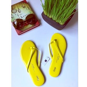 GAP Leather Flip Flop