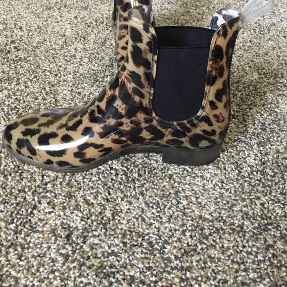 Leopard print rain boots - Picture 2 of 2