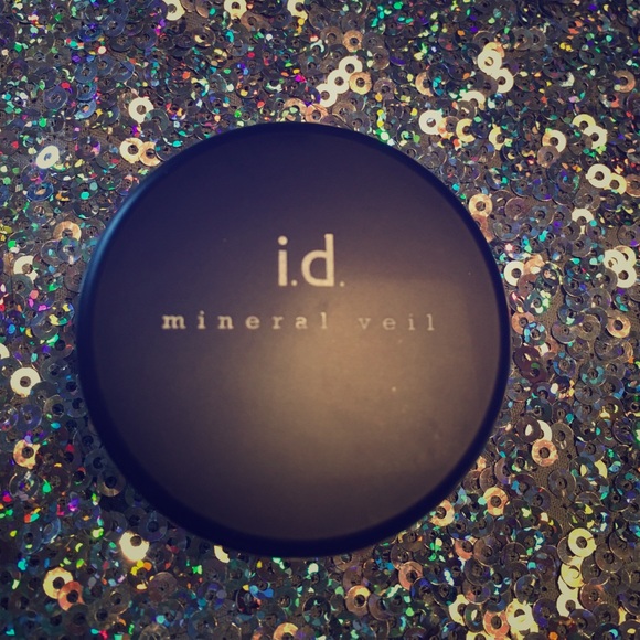 NWT BareEscentuals Feather Light Mineral Veil