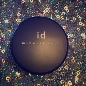 NWT BareEscentuals Feather Light Mineral Veil