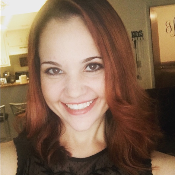 Meet your Posher, Jessica - Picture 2 of 2