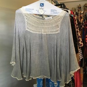 ON THE ROAD Grey top