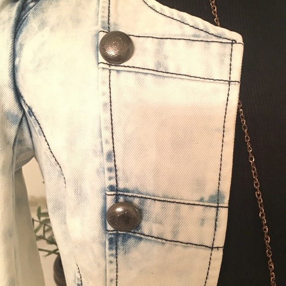 FOREVER 21 - Picture 3 of 4