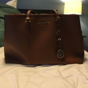 Michael Kors Jet Set Bag