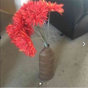 Vase w/flowers