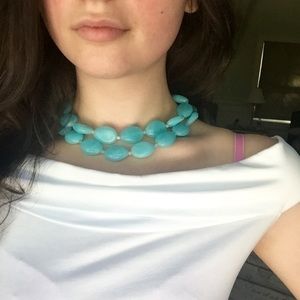 🗣PRICE DROP🔴🔴🔴Bright blue stone necklace