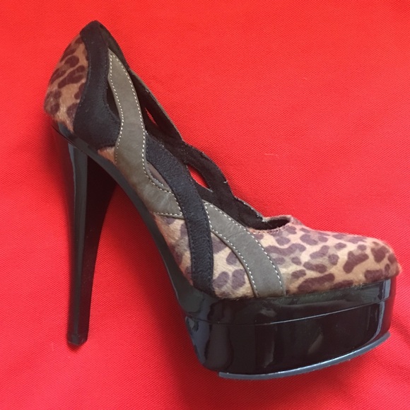 MXD Leopard Suede Print