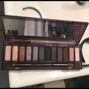 Naked smokey palette