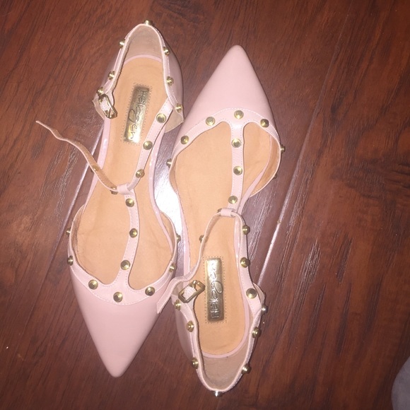 Pointy flats. Only worn once.