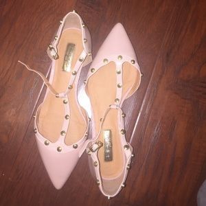 Pointy flats. Only worn once.