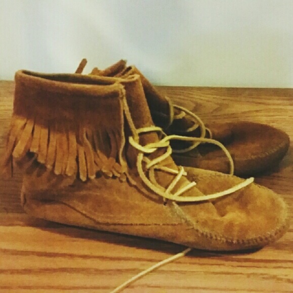 Minnetonka fringe lace up boot