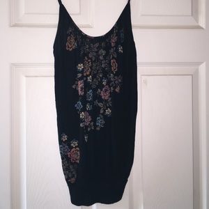 Flowy tank top with elastic bottom