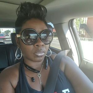 Meet your Posher, Briana