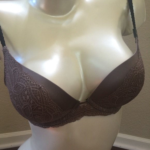 NWT: VS Bombshell Plunge Bra