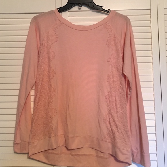 Light pink lace side shirt