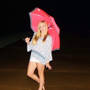 Meet your Posher, Avery