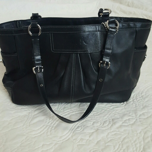 Medium black Coach purse - Picture 1 of 4