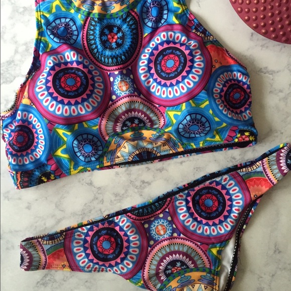 SOLD •Cheeky colorful Bikini• - Picture 3 of 4