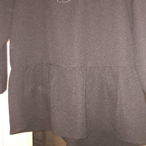 Black top - Picture 2 of 2