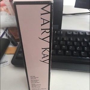 Oil free eye makeup remover