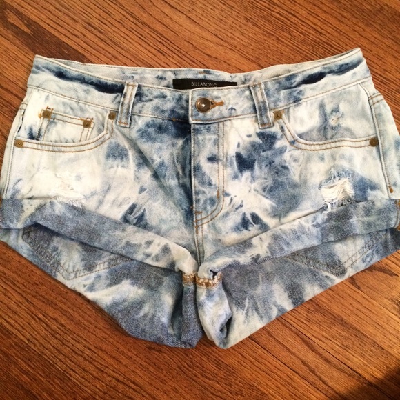 Billabong Jean acid dyed shorts