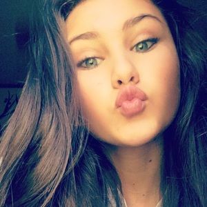 Meet your Posher, Danielle